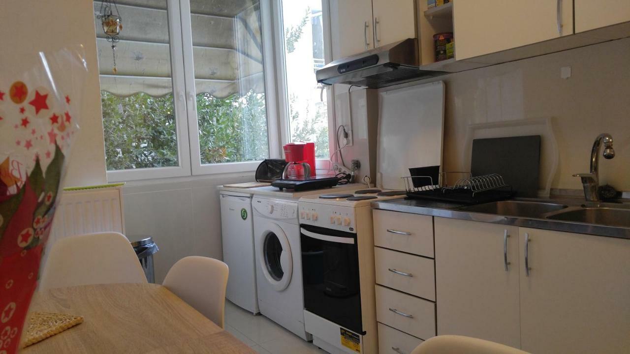 Apartment Hedonist Near The Sea *